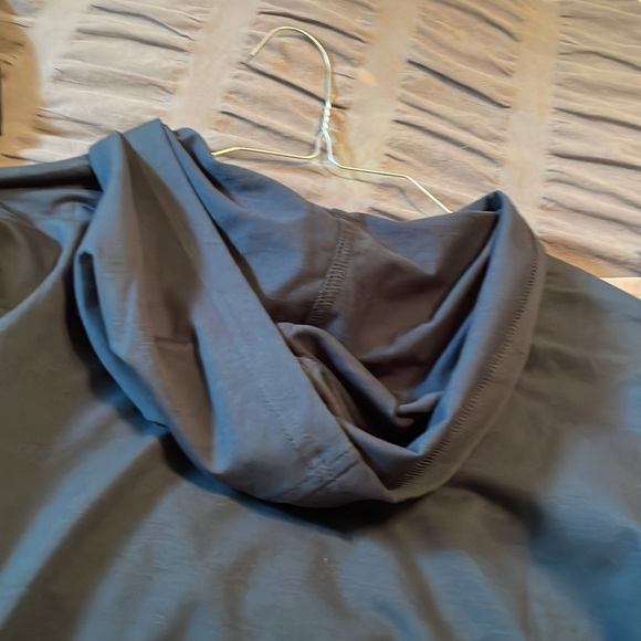 Men’s BYLT hooded long sleeve Signature pullover - Picture 4 of 4